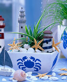 Maritime decoration of planters with stencils (3/3)