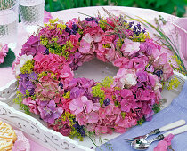 Hydrangea wreath with lady's mantle and lavender