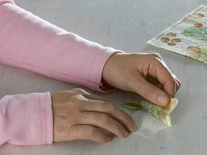 Bread bags with napkin technique as lanterns: 3/5