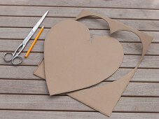 Moss heart on cardboard (3/6)