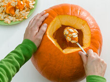 Halloween pumpkin craft (4/7)