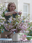 Decorating an Easter bouquet from ornamental cherry branches (1/2)