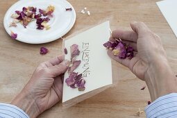 Invitation card with dried rose petals (2/5)