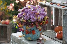 Bouquet of chrysanthemums in autumn wreath (8/8)