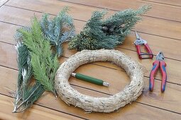 Bind mixed Christmas wreath