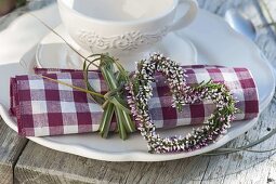 Small heart of Calluna vulgaris (Bud-flowering broom heather)