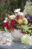 Small bouquet of Rose, Cosmos