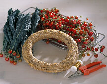 Material for binding a tomato wreath on cabbage leaves