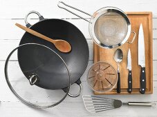 Kitchen utensils for making braised fish with pork
