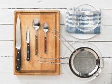 Kitchen utensils for the preparation of cream cheese balls with vegetables