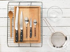 Kitchen utensils for making crostini