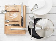 Kitchen utensils for making salads
