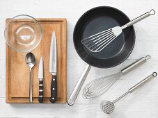 Kitchen utensils for preparing cutlets and fillets