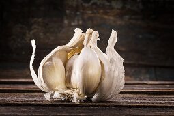 Garlic bulb, torn open