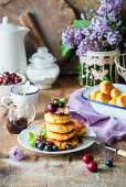 Cream cheese pancakes with cherries