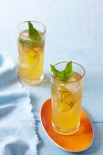 Australian navel orange iced tea