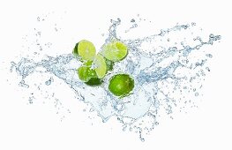 Limetten mit Wassersplash