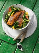 Asian green cabbage with curry-salmon