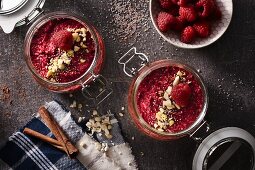 Chiapudding mit Himbeeren und Zimt