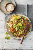 Couscous mit würzigem Hähnchen und Kichererbsen