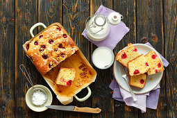 Yeast cake with raspberries