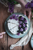 No-bake Coconut and Blackberry Cake (Vegan and Glutenfree)