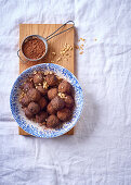 Energy balls with peanut butter, almonds and cocoa