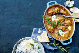 Hühnchen-Curry mit Knochen