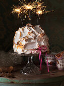 Surprise cake with sparklers for the New Year's Eve party