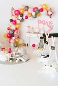 DIY balloon garland and wigwams in party room