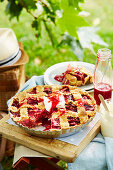 Rhabarber-Erdbeer-Gitterkuchen