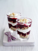 Blueberry compote with cereals and yoghurt