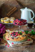 Berry crumble cake