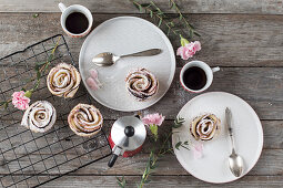 Apple rose cakes with espresso