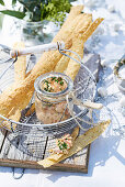 Lachs-Rillettes und Fenchel-Lavash