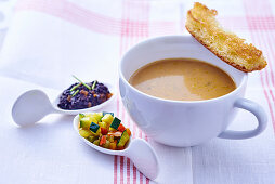 Gemüsesuppe mit Ratatouille