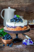 Cake with sour cream and blueberries
