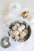 Glutenfreie Limonenbiscotti mit Puderzucker zu Ostern