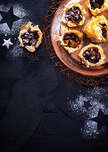 Filo pastry mince pies