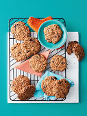 Chewy oat and raisin cookies