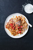 Spaghetti alla bolognese (Spaghetti mit Fleischsauce, Italien)