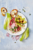 Fast tuna salad with beetroot hummus