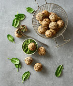 Spinach and sesame rolls with spinach dip