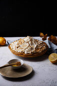 Lemon meringue tart with lemon curd