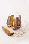 Pandoro (Traditioneller Weihnachtskuchen, Italien)