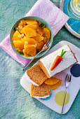Möhrenkuchen und Orangensalat