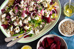 Pasta and beetroot salad with feta
