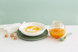 Apricot Puree with Blended Rice Cereal for babies (6-9 Months)