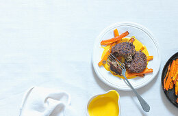 Lentil burger with roasted carrots