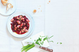 Beetroot salad with white beans